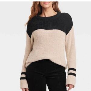 Women’s  Crewneck   Cozy Sweater.